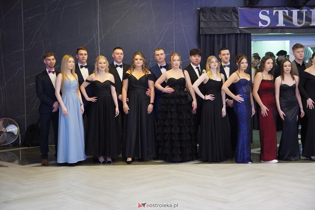 Studniówka III LO w Ostrołęce [4.01.2025] - zdjęcie #107 - eOstroleka.pl