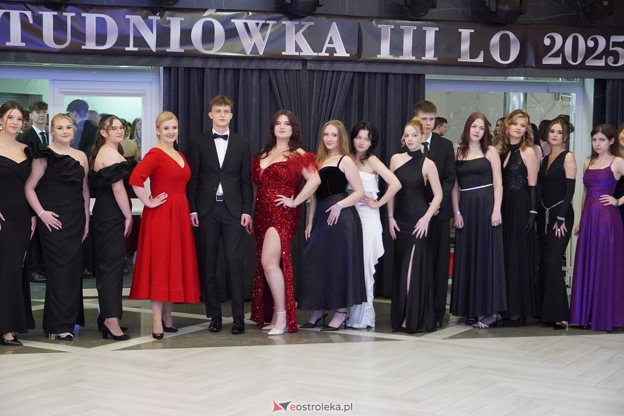 Studniówka III LO w Ostrołęce [4.01.2025] - zdjęcie #98 - eOstroleka.pl