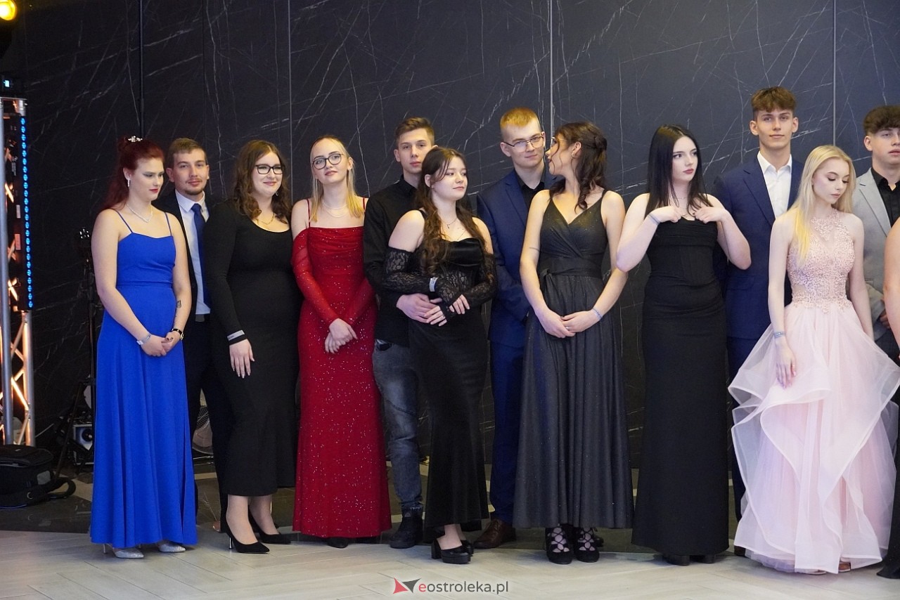 Studniówka III LO w Ostrołęce [4.01.2025] - zdjęcie #90 - eOstroleka.pl