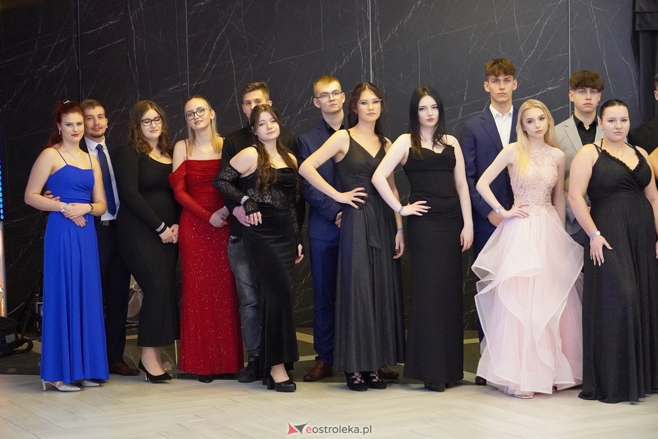 Studniówka III LO w Ostrołęce [4.01.2025] - zdjęcie #89 - eOstroleka.pl