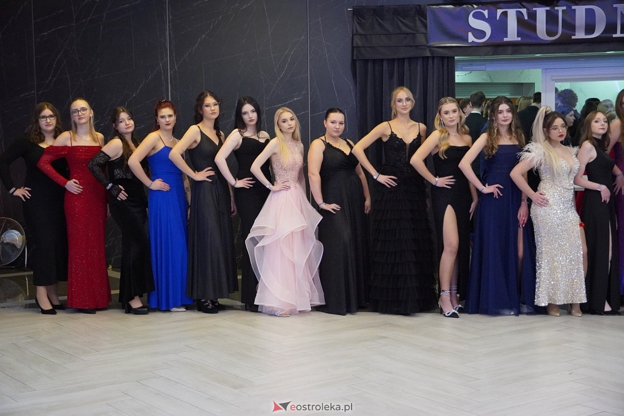 Studniówka III LO w Ostrołęce [4.01.2025] - zdjęcie #83 - eOstroleka.pl