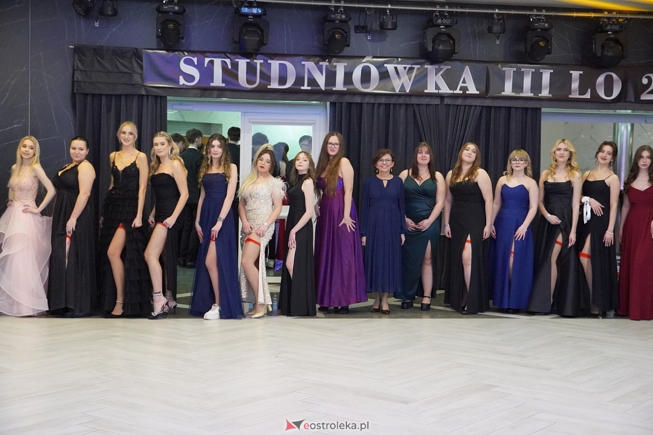 Studniówka III LO w Ostrołęce [4.01.2025] - zdjęcie #82 - eOstroleka.pl