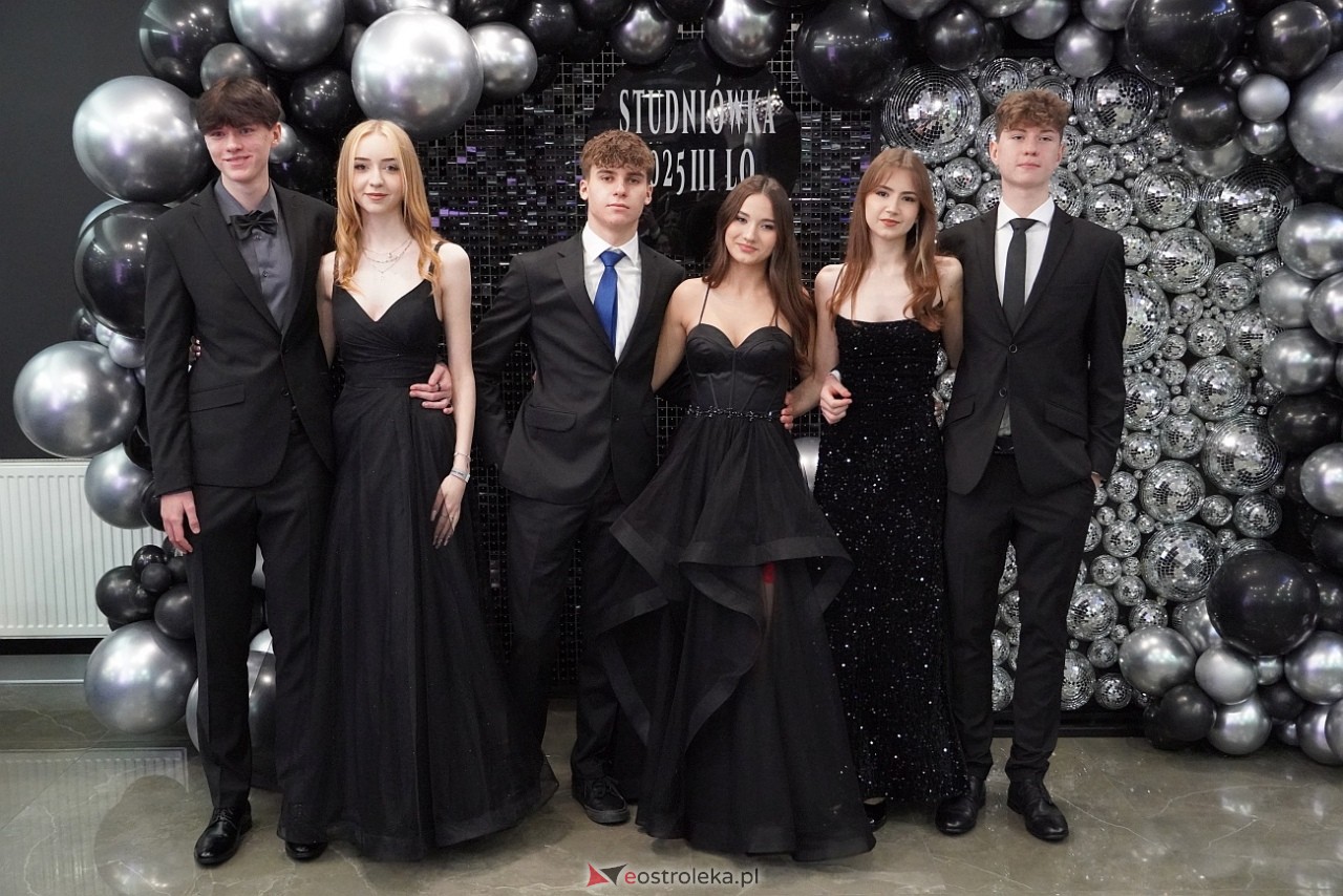 Studniówka III LO w Ostrołęce [4.01.2025] - zdjęcie #79 - eOstroleka.pl