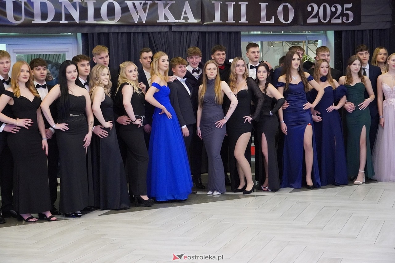 Studniówka III LO w Ostrołęce [4.01.2025] - zdjęcie #71 - eOstroleka.pl