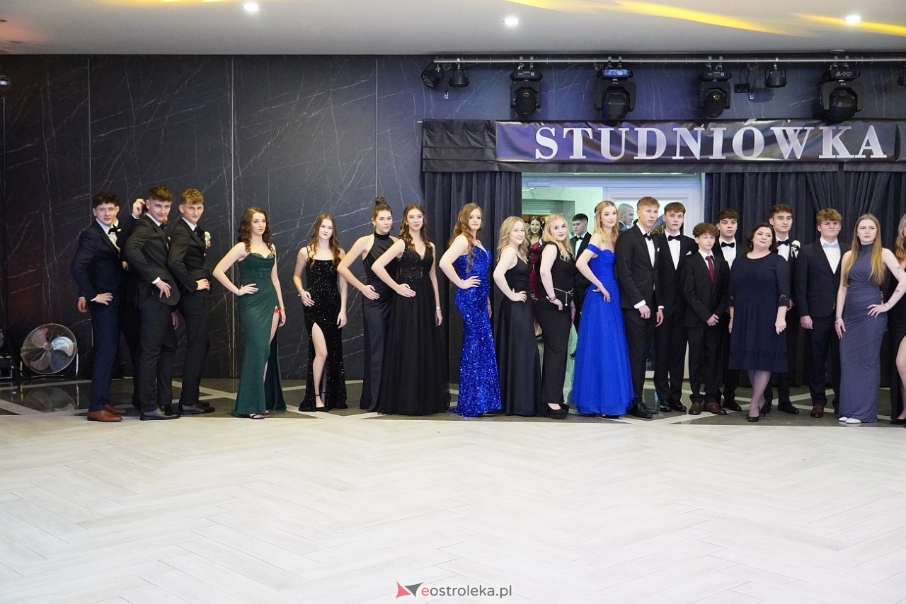 Studniówka III LO w Ostrołęce [4.01.2025] - zdjęcie #68 - eOstroleka.pl