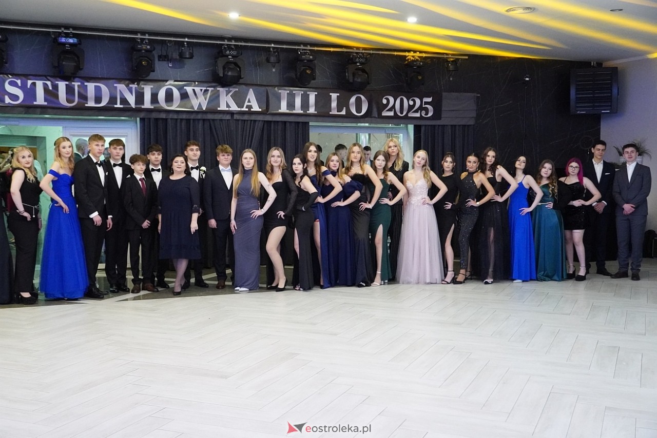 Studniówka III LO w Ostrołęce [4.01.2025] - zdjęcie #67 - eOstroleka.pl