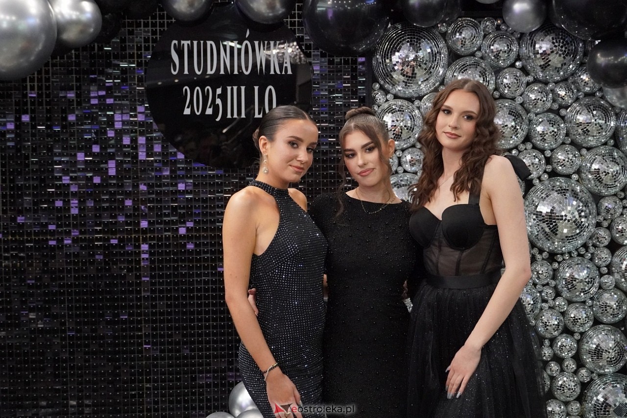 Studniówka III LO w Ostrołęce [4.01.2025] - zdjęcie #58 - eOstroleka.pl
