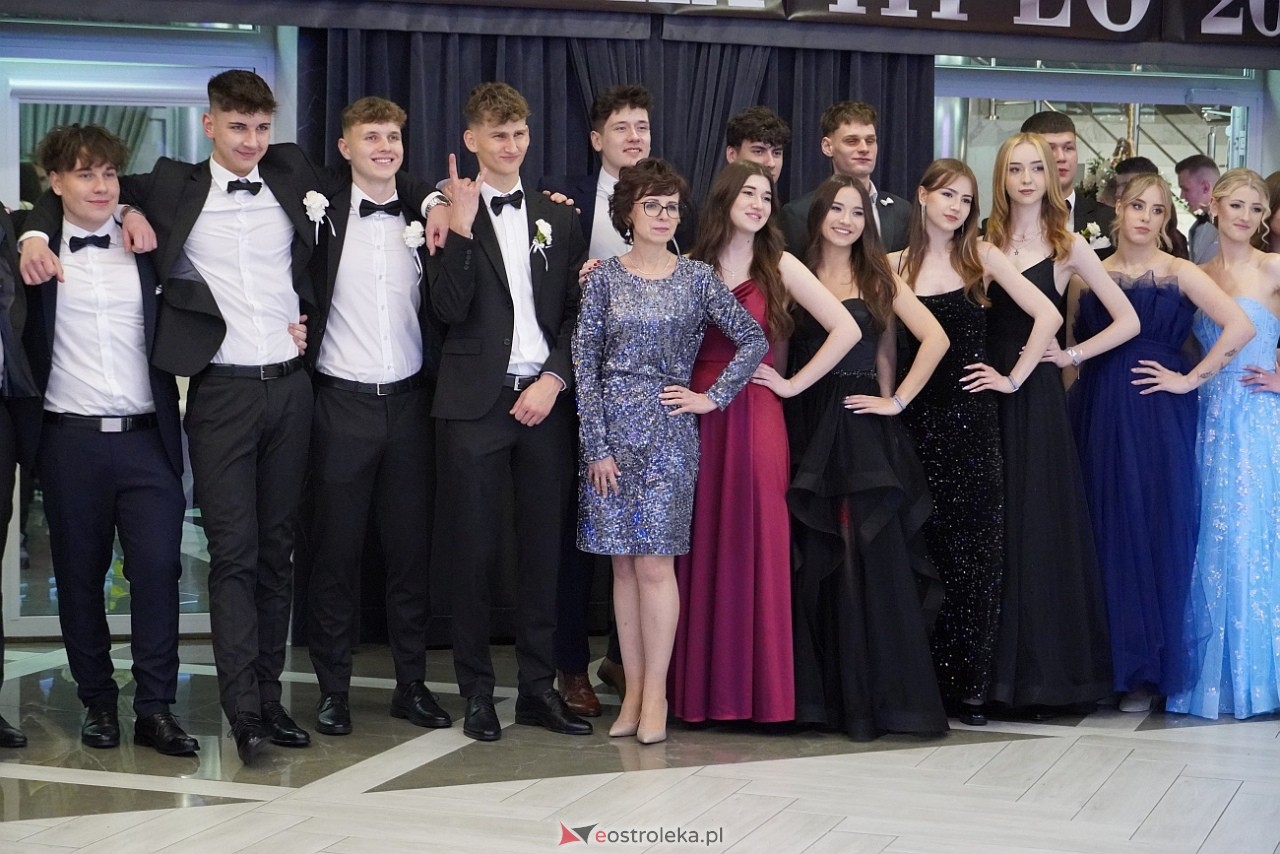Studniówka III LO w Ostrołęce [4.01.2025] - zdjęcie #47 - eOstroleka.pl