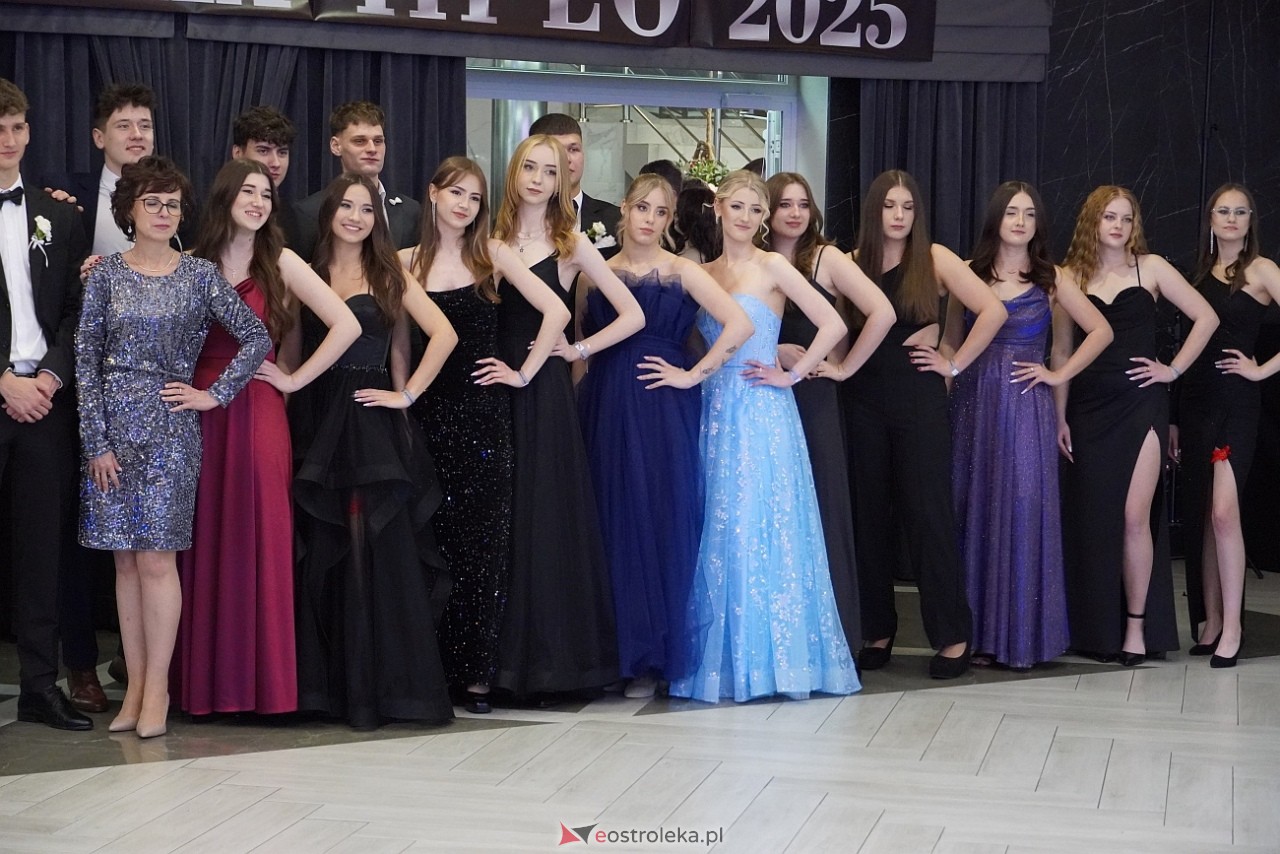 Studniówka III LO w Ostrołęce [4.01.2025] - zdjęcie #46 - eOstroleka.pl