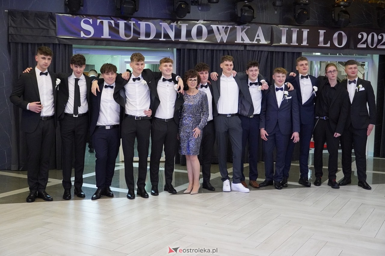 Studniówka III LO w Ostrołęce [4.01.2025] - zdjęcie #38 - eOstroleka.pl