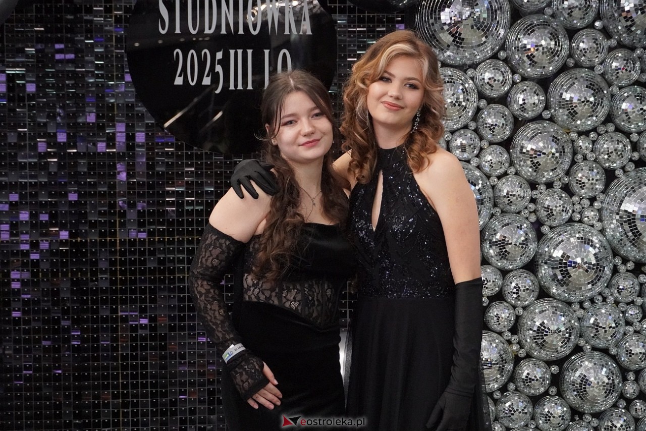 Studniówka III LO w Ostrołęce [4.01.2025] - zdjęcie #34 - eOstroleka.pl