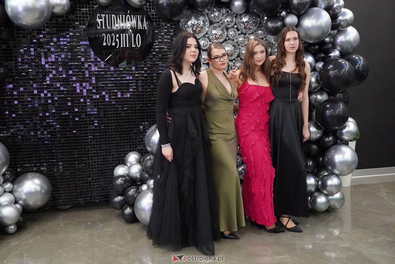 Studniówka III LO w Ostrołęce [4.01.2025] - zdjęcie #29 - eOstroleka.pl