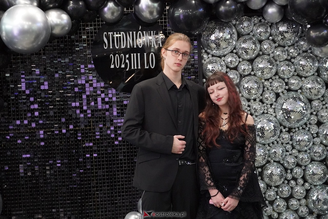 Studniówka III LO w Ostrołęce [4.01.2025] - zdjęcie #27 - eOstroleka.pl