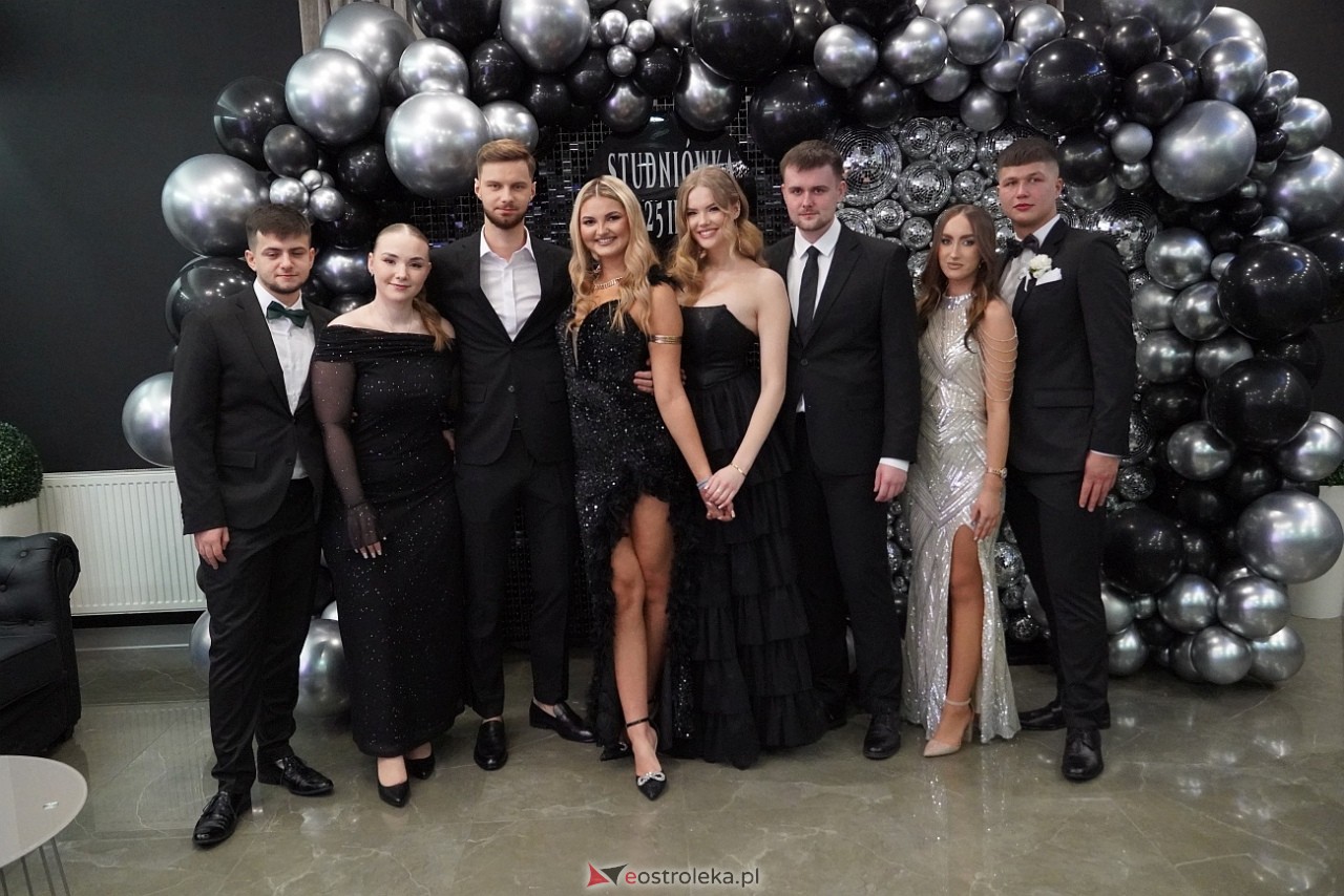 Studniówka III LO w Ostrołęce [4.01.2025] - zdjęcie #25 - eOstroleka.pl