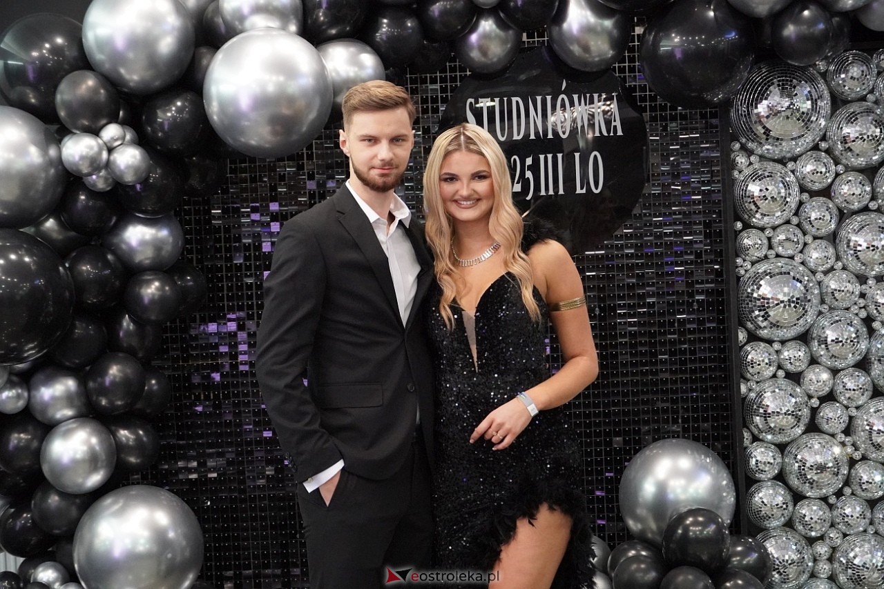 Studniówka III LO w Ostrołęce [4.01.2025] - zdjęcie #24 - eOstroleka.pl