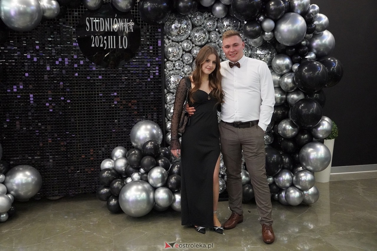 Studniówka III LO w Ostrołęce [4.01.2025] - zdjęcie #22 - eOstroleka.pl