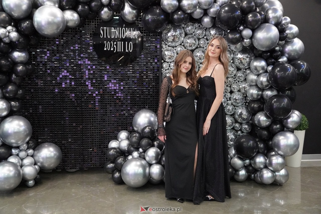 Studniówka III LO w Ostrołęce [4.01.2025] - zdjęcie #21 - eOstroleka.pl