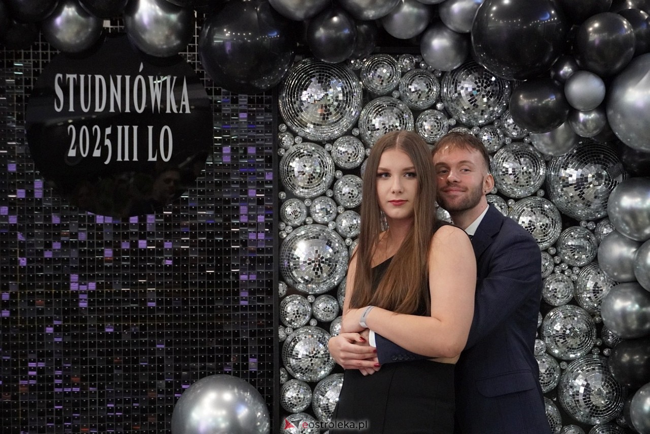 Studniówka III LO w Ostrołęce [4.01.2025] - zdjęcie #20 - eOstroleka.pl