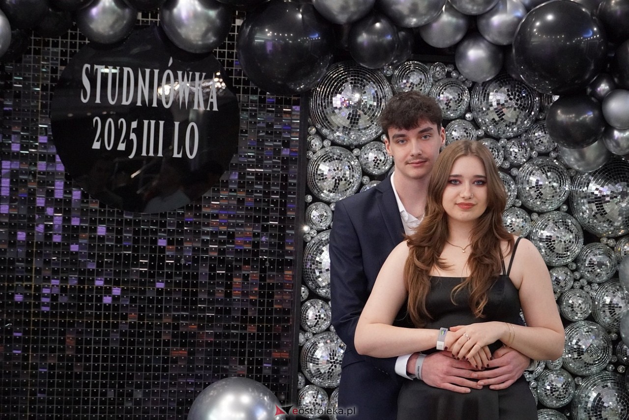 Studniówka III LO w Ostrołęce [4.01.2025] - zdjęcie #18 - eOstroleka.pl