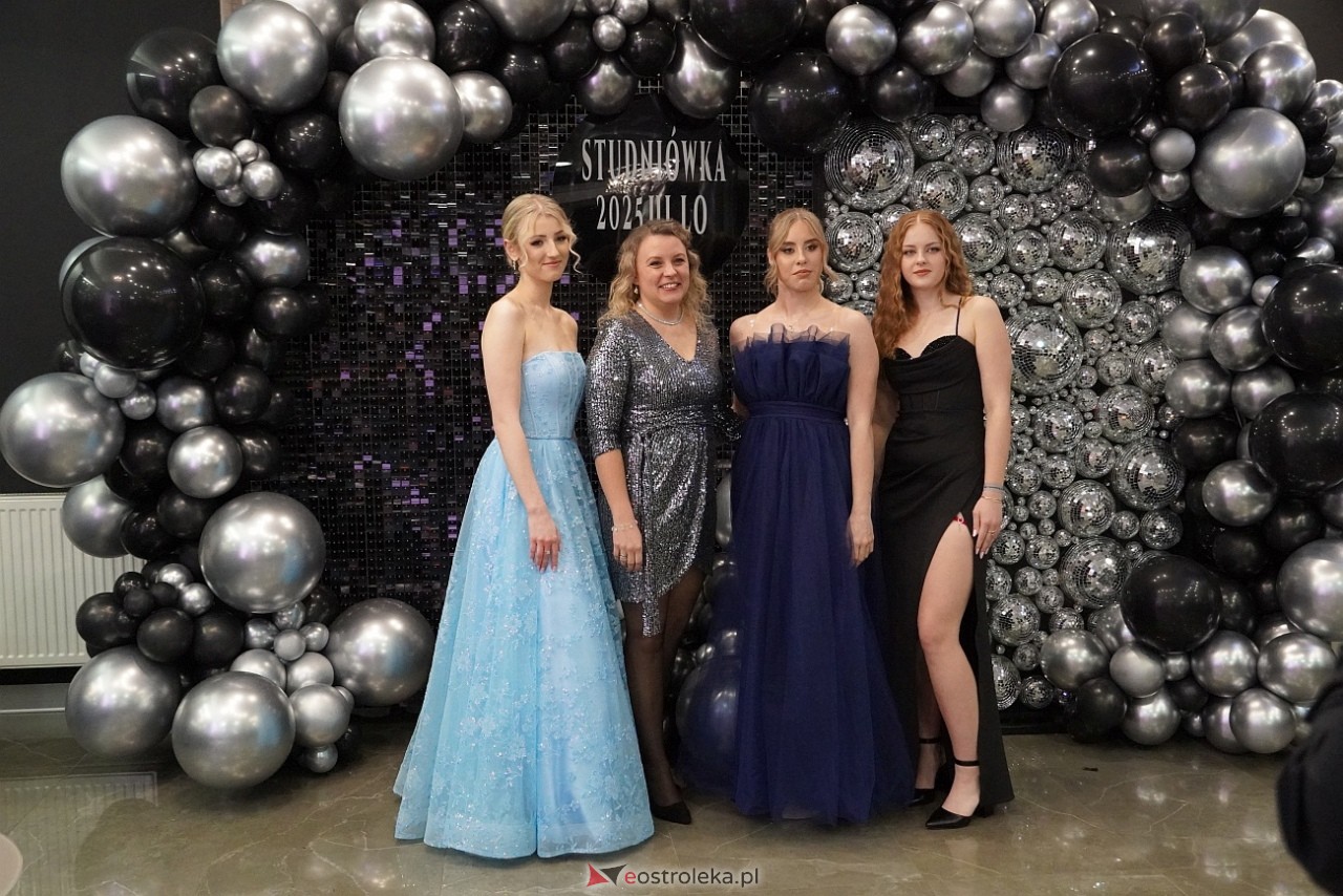 Studniówka III LO w Ostrołęce [4.01.2025] - zdjęcie #16 - eOstroleka.pl