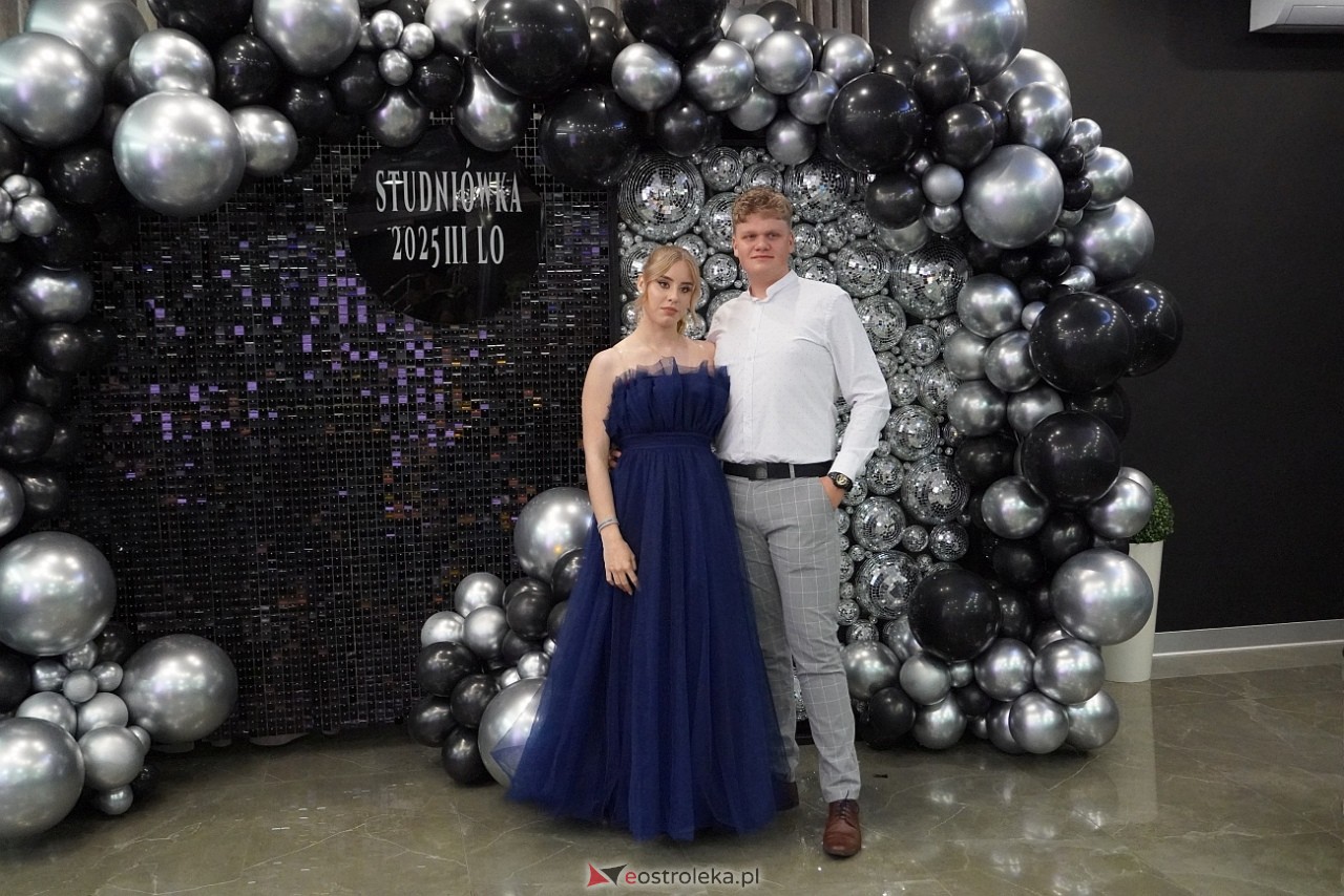 Studniówka III LO w Ostrołęce [4.01.2025] - zdjęcie #8 - eOstroleka.pl