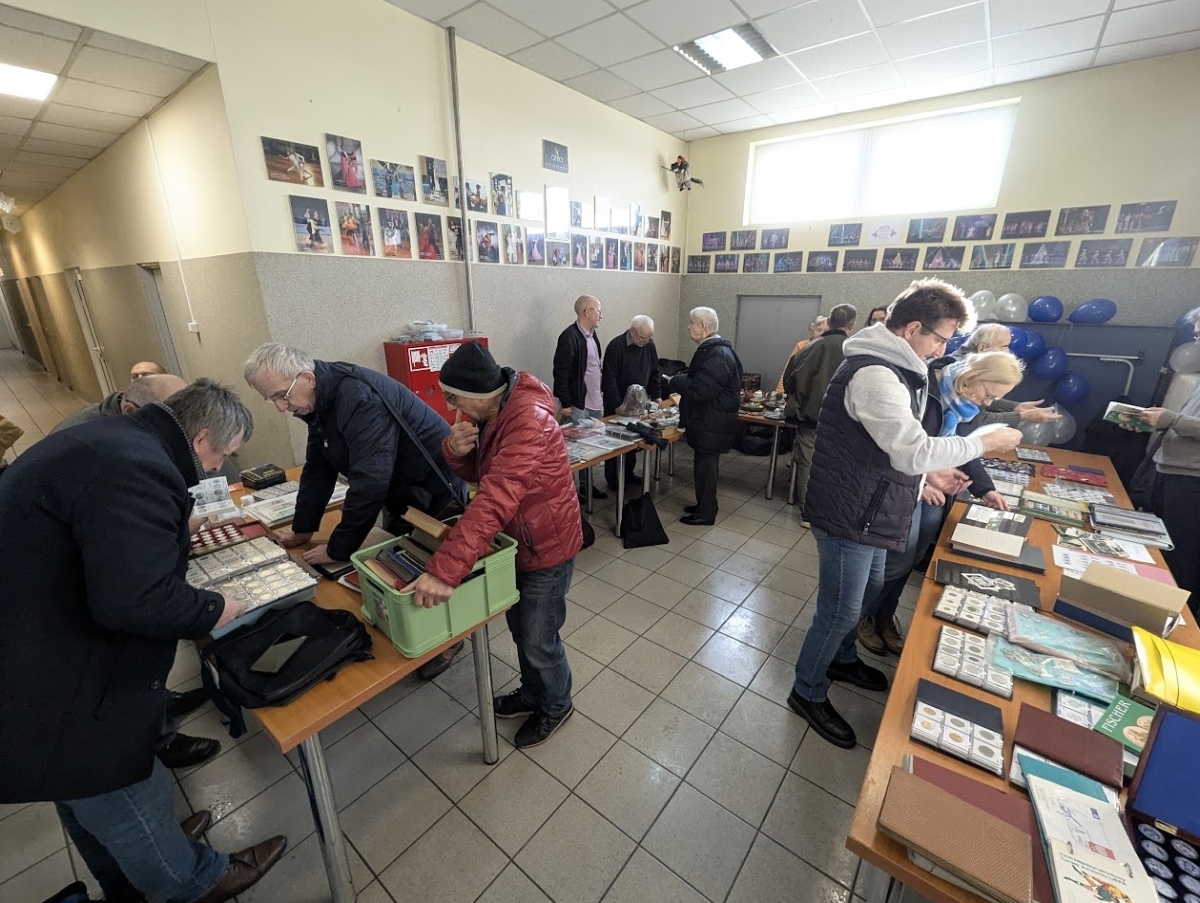 Giełda kolekcjonerska w Ostrołęce [05.01.2025] - zdjęcie #31 - eOstroleka.pl