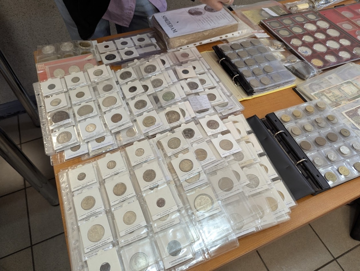 Giełda kolekcjonerska w Ostrołęce [05.01.2025] - zdjęcie #24 - eOstroleka.pl