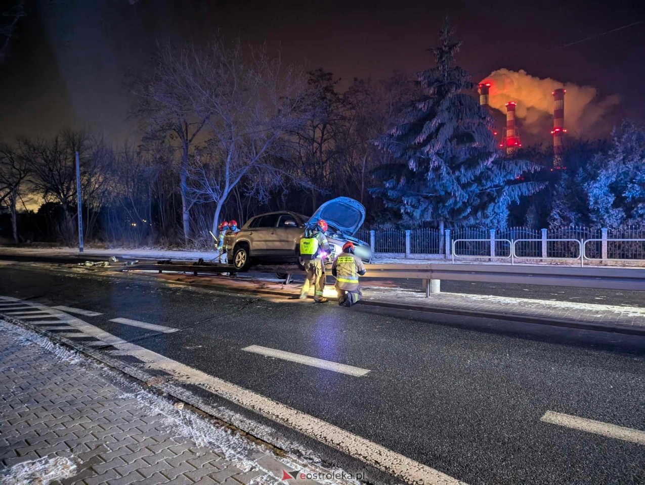 Wypadek na Alei Wojska Polskiego [05.01.2025] - zdjęcie #4 - eOstroleka.pl