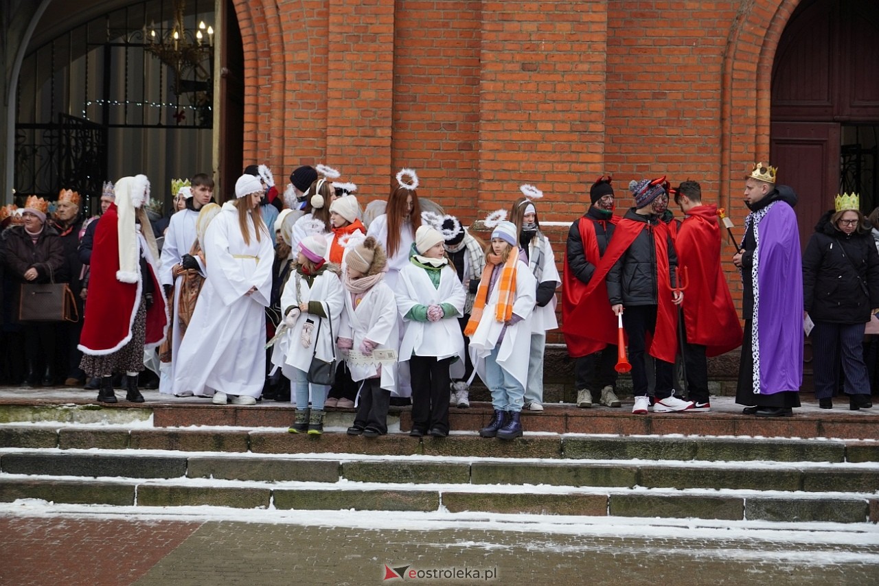 Orszak Trzech Króli w Baranowie [6.01.2024] - zdjęcie #87 - eOstroleka.pl