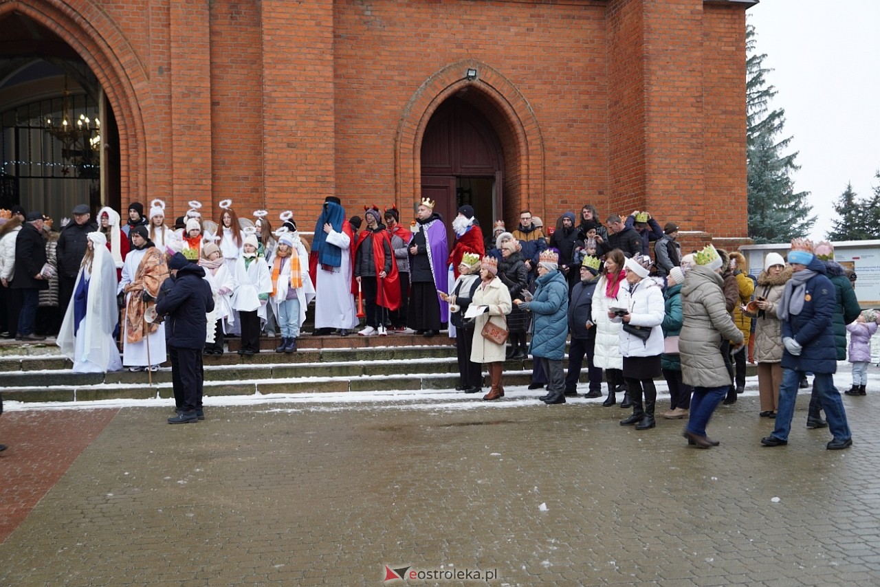 Orszak Trzech Króli w Baranowie [6.01.2024] - zdjęcie #79 - eOstroleka.pl