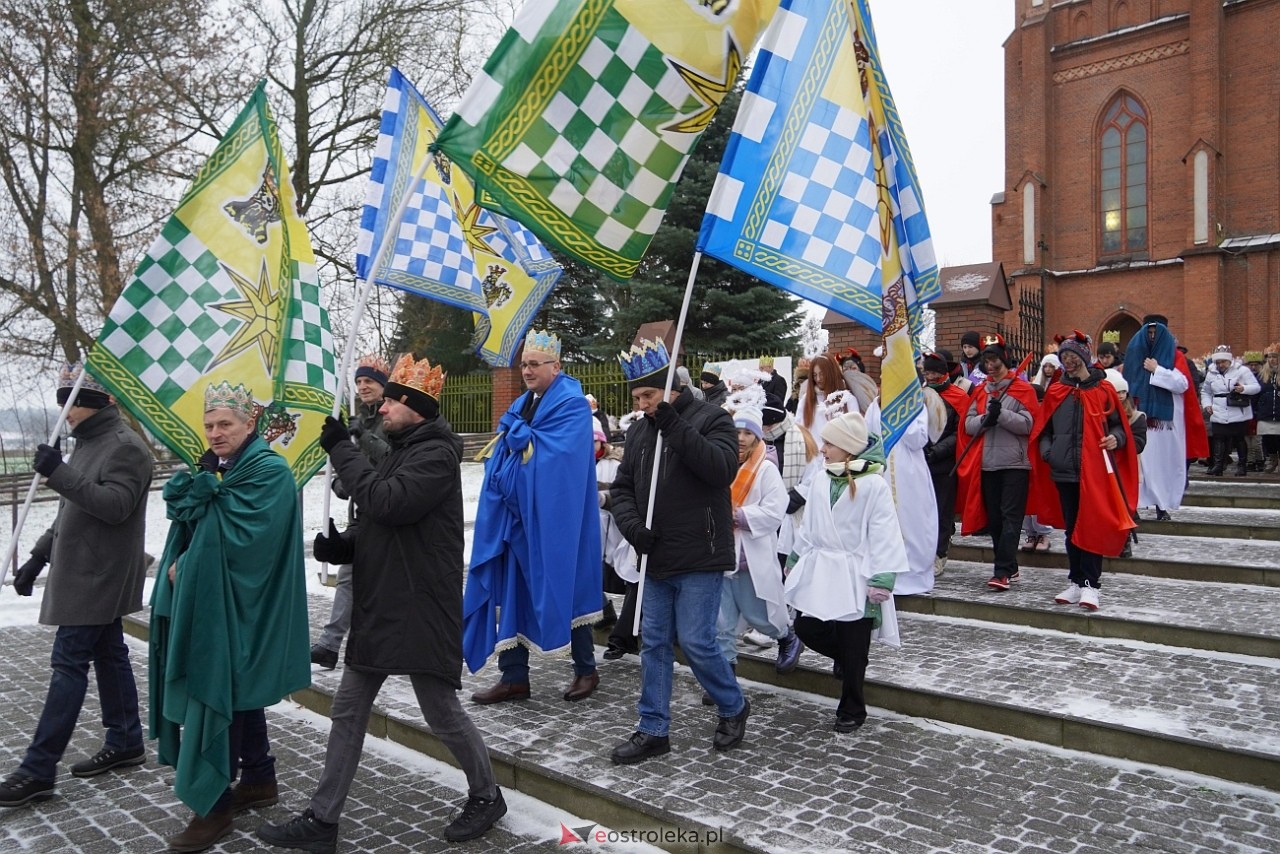 Orszak Trzech Króli w Baranowie [6.01.2024] - zdjęcie #50 - eOstroleka.pl