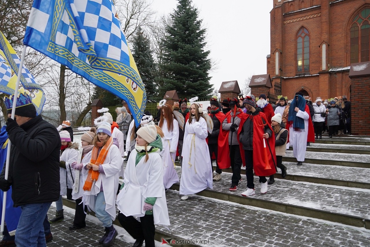 Orszak Trzech Króli w Baranowie [6.01.2024] - zdjęcie #48 - eOstroleka.pl