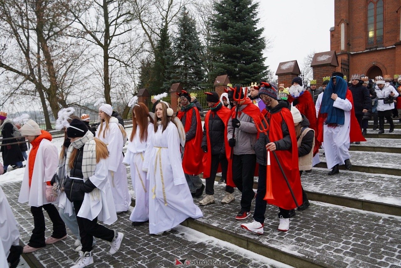 Orszak Trzech Króli w Baranowie [6.01.2024] - zdjęcie #46 - eOstroleka.pl