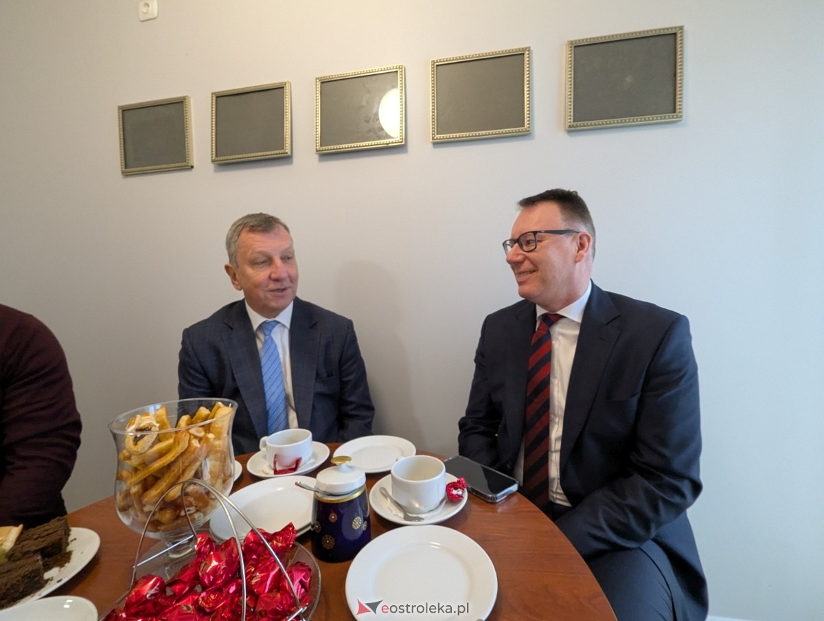 Otwarcie biur poselskich Mariusza Popielarza w Pułtusku i Ostrowi Mazowieckiej [07.01.2025] - zdjęcie #34 - eOstroleka.pl