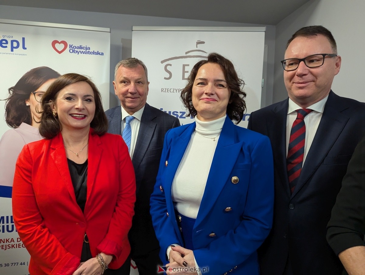 Otwarcie biur poselskich Mariusza Popielarza w Pułtusku i Ostrowi Mazowieckiej [07.01.2025] - zdjęcie #28 - eOstroleka.pl