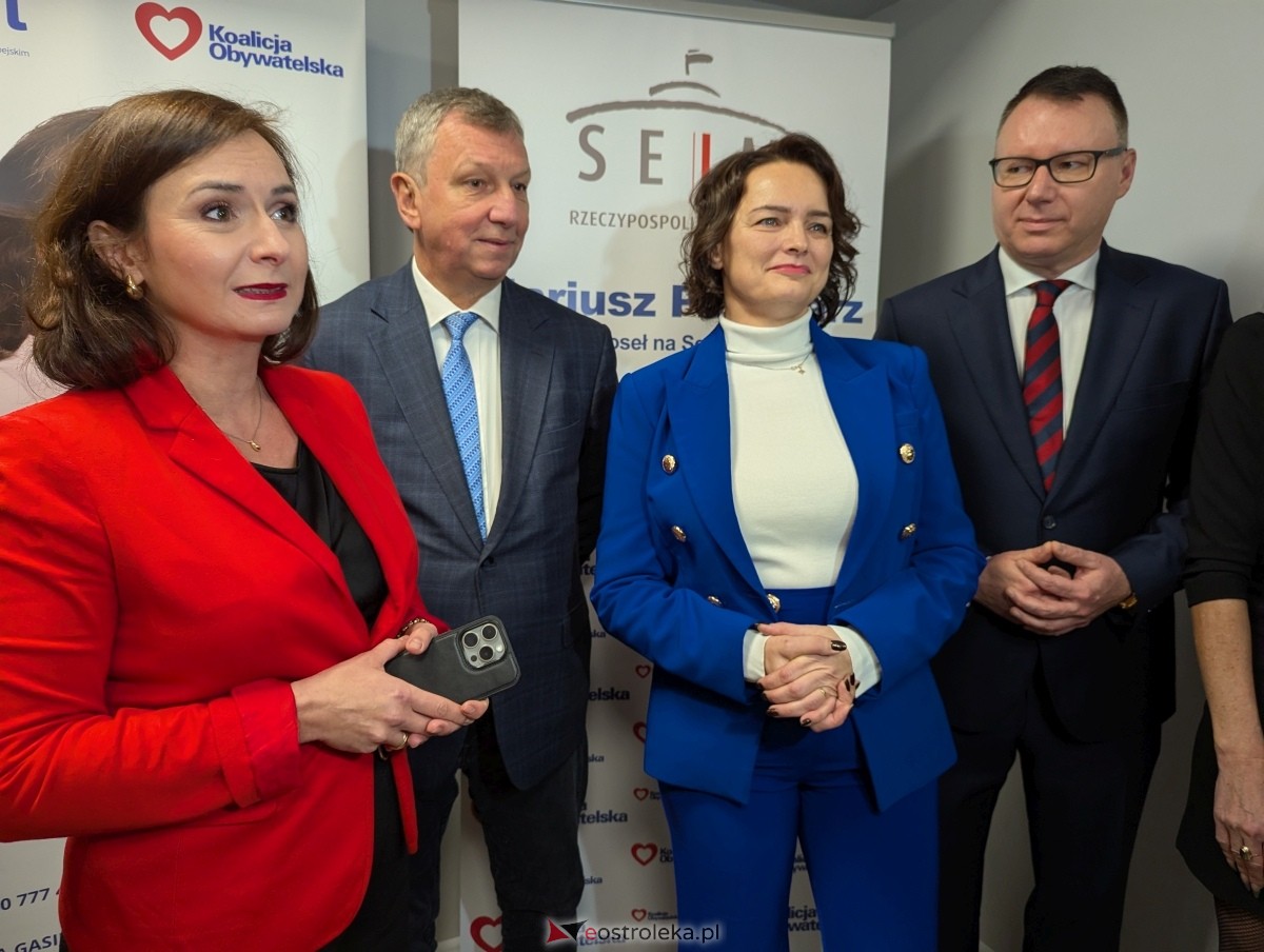 Otwarcie biur poselskich Mariusza Popielarza w Pułtusku i Ostrowi Mazowieckiej [07.01.2025] - zdjęcie #24 - eOstroleka.pl