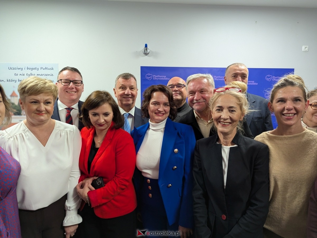 Otwarcie biur poselskich Mariusza Popielarza w Pułtusku i Ostrowi Mazowieckiej [07.01.2025] - zdjęcie #17 - eOstroleka.pl