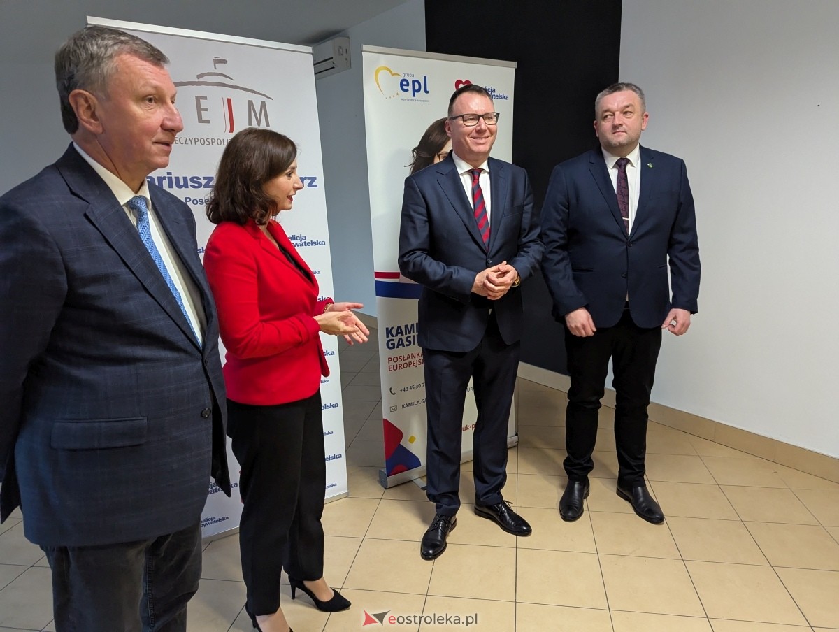 Otwarcie biur poselskich Mariusza Popielarza w Pułtusku i Ostrowi Mazowieckiej [07.01.2025] - zdjęcie #11 - eOstroleka.pl