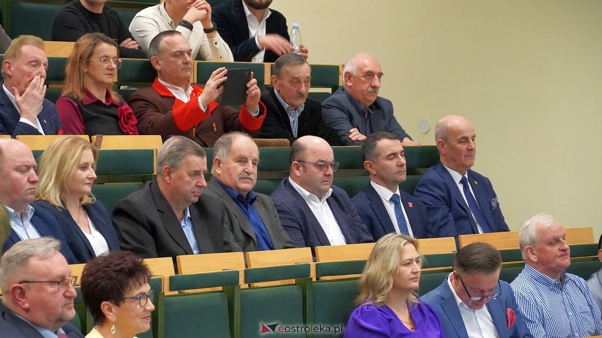 Spotkanie noworoczne i otwarcie biura poselskiego posłów Koalicji Obywatelskiej [07.01.2025] - zdjęcie #182 - eOstroleka.pl