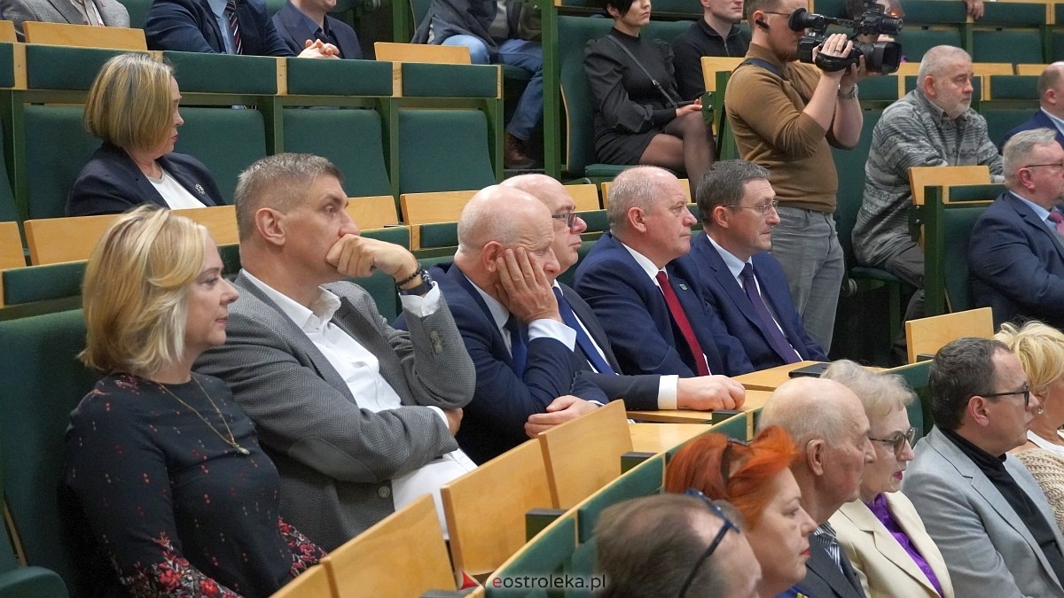 Spotkanie noworoczne i otwarcie biura poselskiego posłów Koalicji Obywatelskiej [07.01.2025] - zdjęcie #180 - eOstroleka.pl