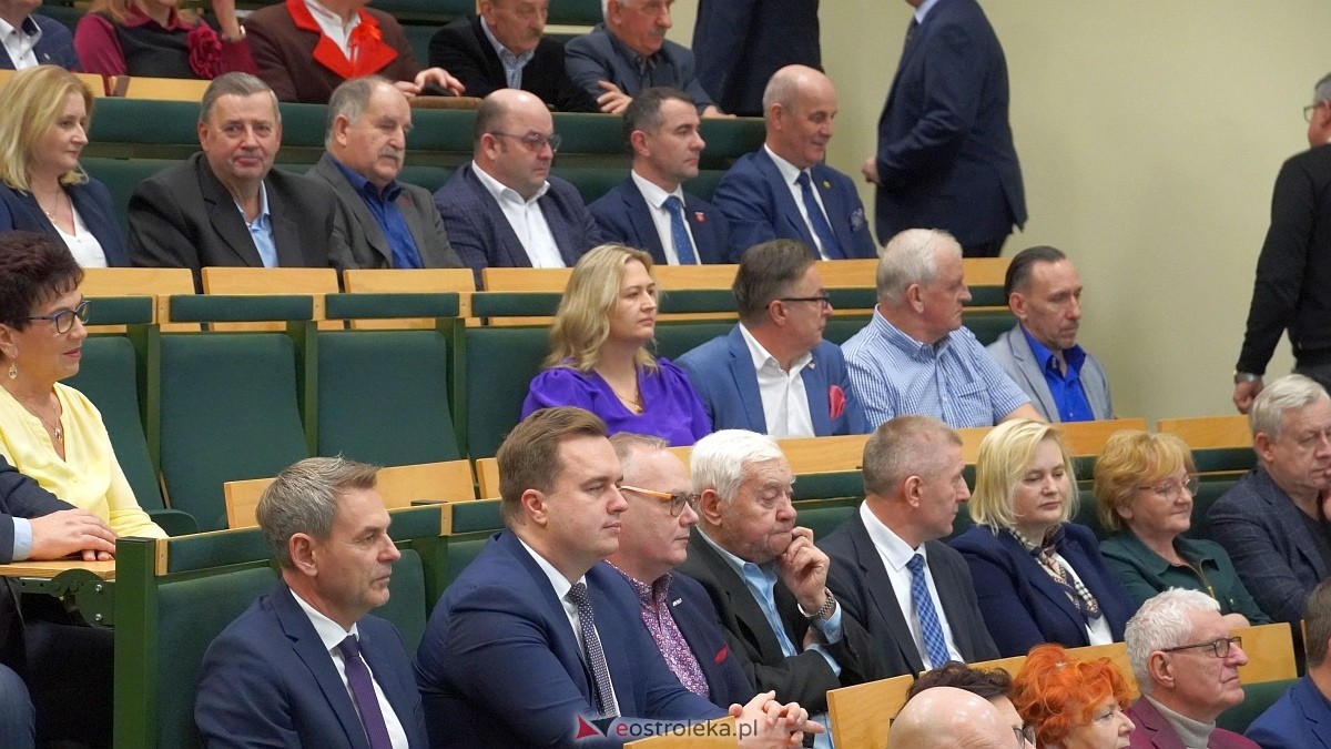 Spotkanie noworoczne i otwarcie biura poselskiego posłów Koalicji Obywatelskiej [07.01.2025] - zdjęcie #177 - eOstroleka.pl