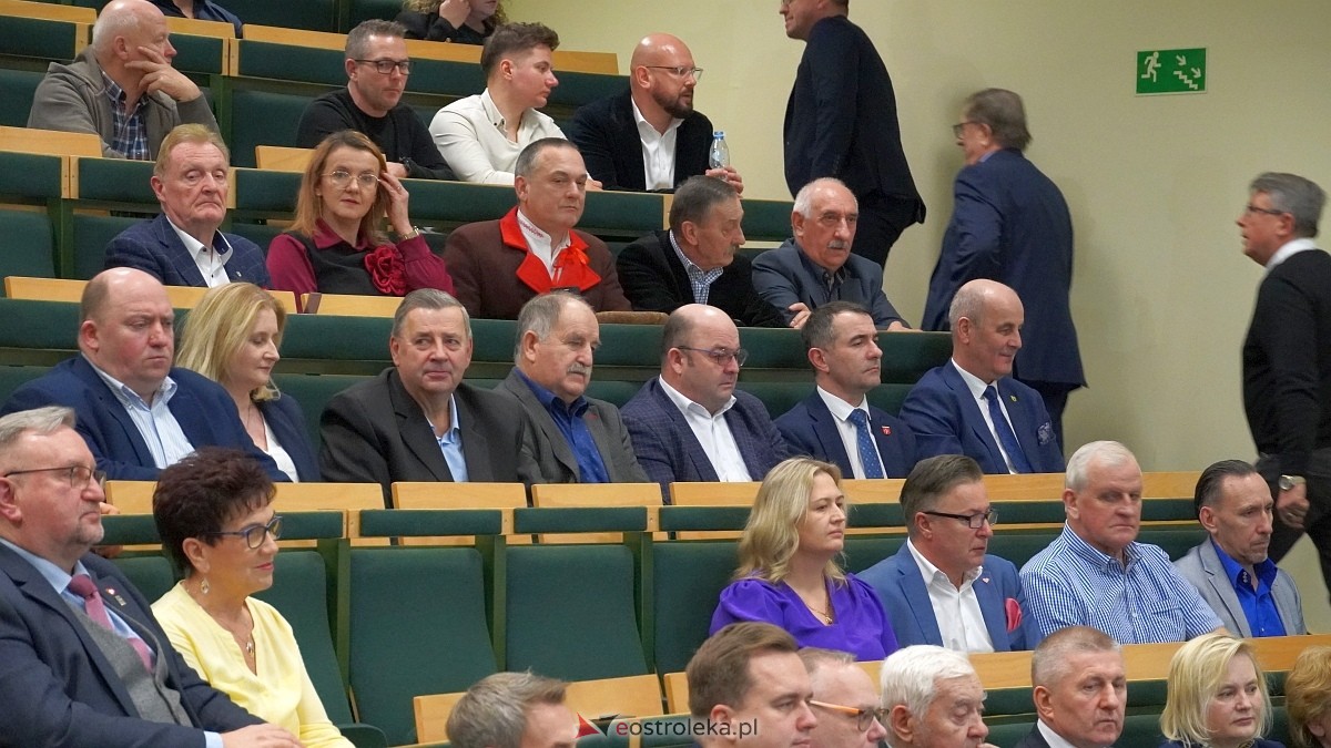 Spotkanie noworoczne i otwarcie biura poselskiego posłów Koalicji Obywatelskiej [07.01.2025] - zdjęcie #176 - eOstroleka.pl