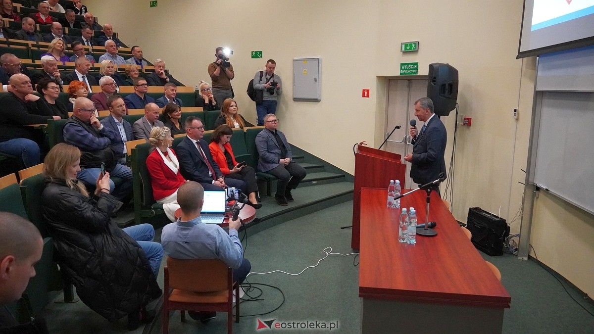 Spotkanie noworoczne i otwarcie biura poselskiego posłów Koalicji Obywatelskiej [07.01.2025] - zdjęcie #163 - eOstroleka.pl