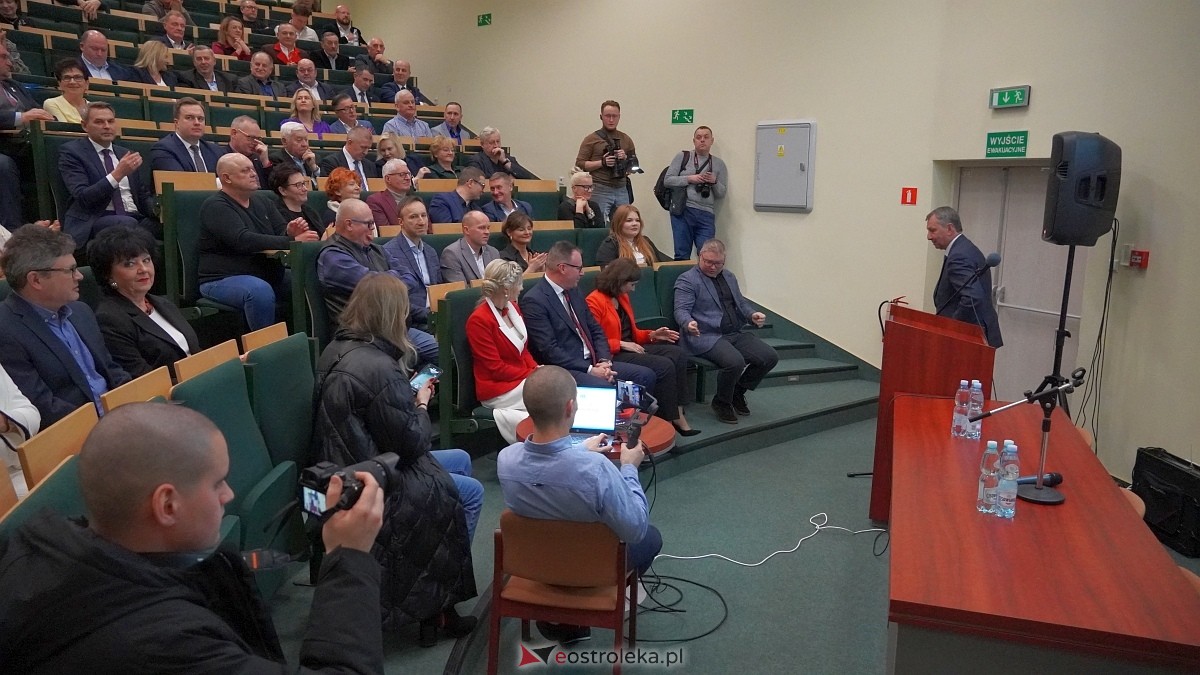 Spotkanie noworoczne i otwarcie biura poselskiego posłów Koalicji Obywatelskiej [07.01.2025] - zdjęcie #157 - eOstroleka.pl