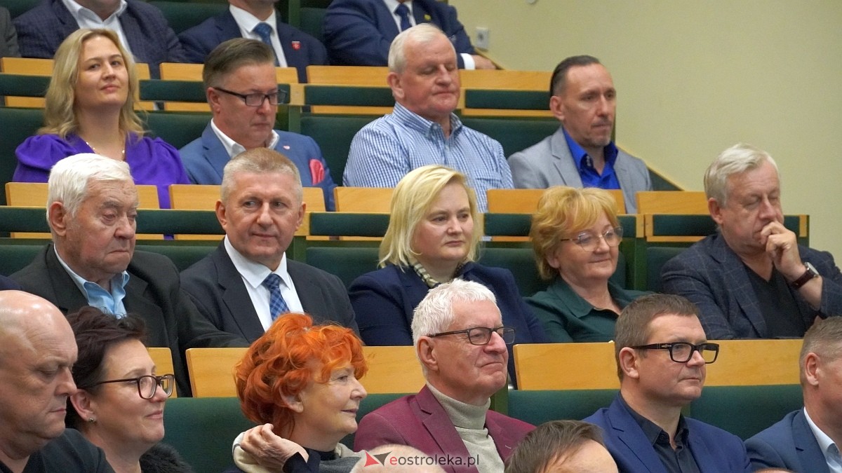 Spotkanie noworoczne i otwarcie biura poselskiego posłów Koalicji Obywatelskiej [07.01.2025] - zdjęcie #151 - eOstroleka.pl