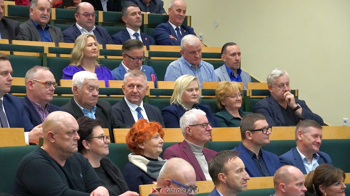 Spotkanie noworoczne i otwarcie biura poselskiego posłów Koalicji Obywatelskiej [07.01.2025] - zdjęcie #149 - eOstroleka.pl