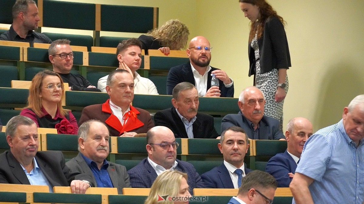 Spotkanie noworoczne i otwarcie biura poselskiego posłów Koalicji Obywatelskiej [07.01.2025] - zdjęcie #141 - eOstroleka.pl