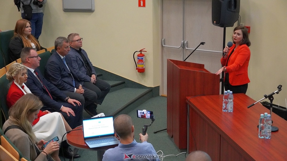 Spotkanie noworoczne i otwarcie biura poselskiego posłów Koalicji Obywatelskiej [07.01.2025] - zdjęcie #133 - eOstroleka.pl