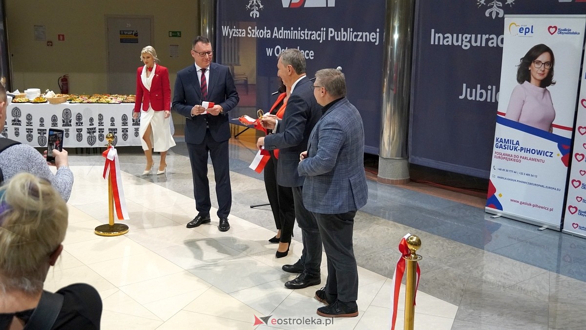 Spotkanie noworoczne i otwarcie biura poselskiego posłów Koalicji Obywatelskiej [07.01.2025] - zdjęcie #160 - eOstroleka.pl