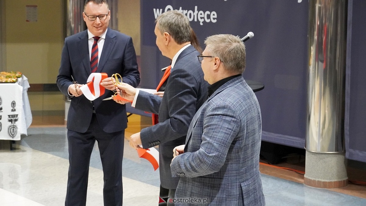 Spotkanie noworoczne i otwarcie biura poselskiego posłów Koalicji Obywatelskiej [07.01.2025] - zdjęcie #158 - eOstroleka.pl